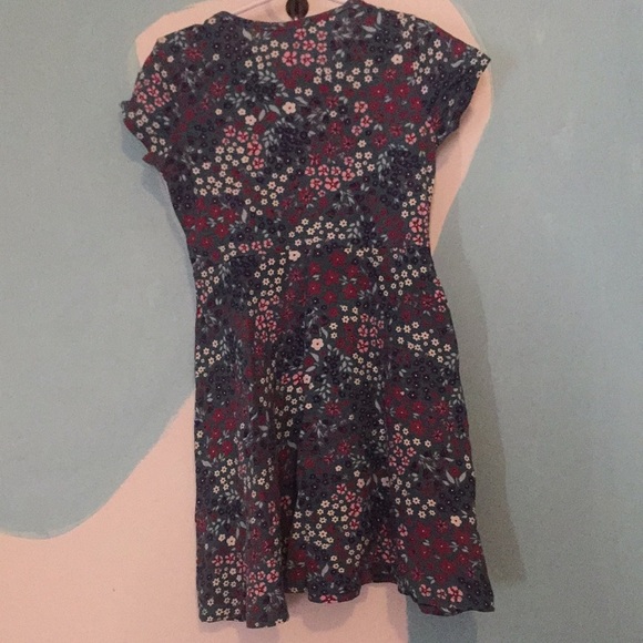 Girls size 5 / 6 floral casual short sleeve dress - Picture 9 of 14